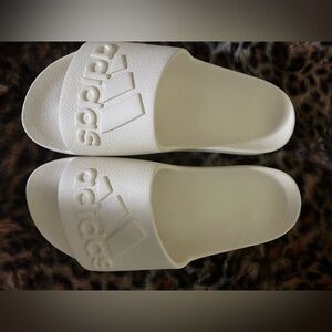 Women’s size 8 ADIDAS slides